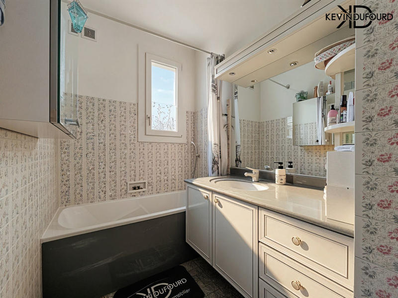 Maison - 150 m² - 8 pièces