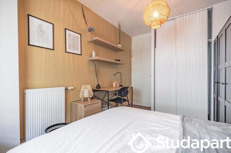 Chambre - 11 m² - 1 pièce