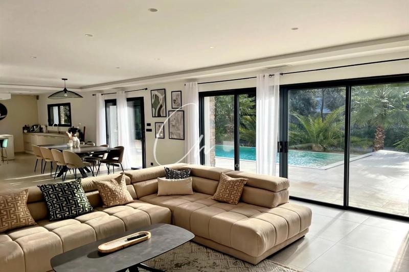 Maison - 187 m² - 6 pièces