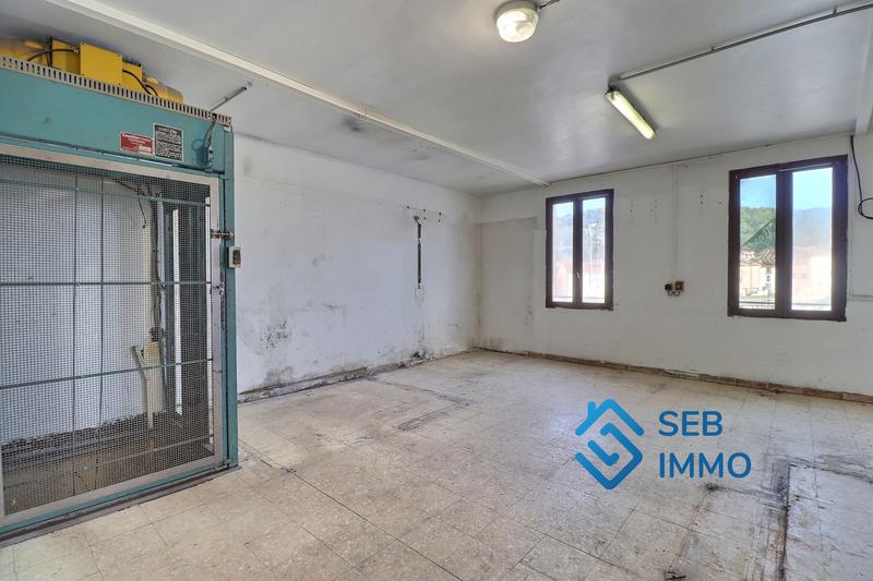 Local commercial - 101 m²