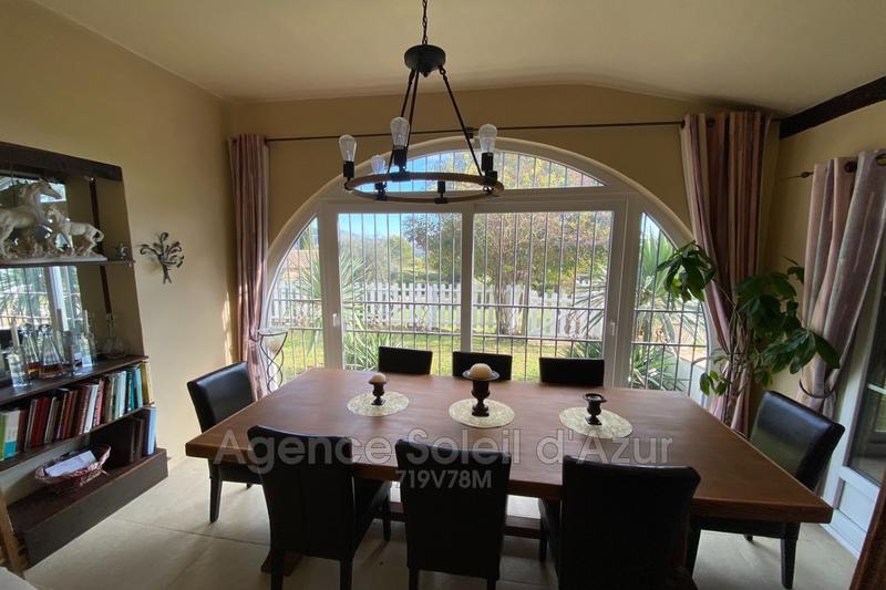 Villa - 206 m² - 6 pièces