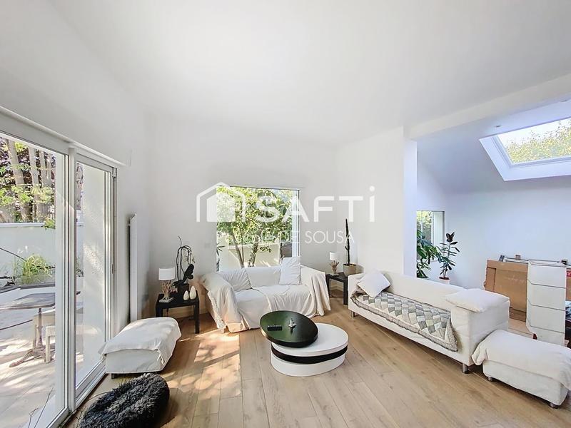 Maison - 337 m² - 8 pièces