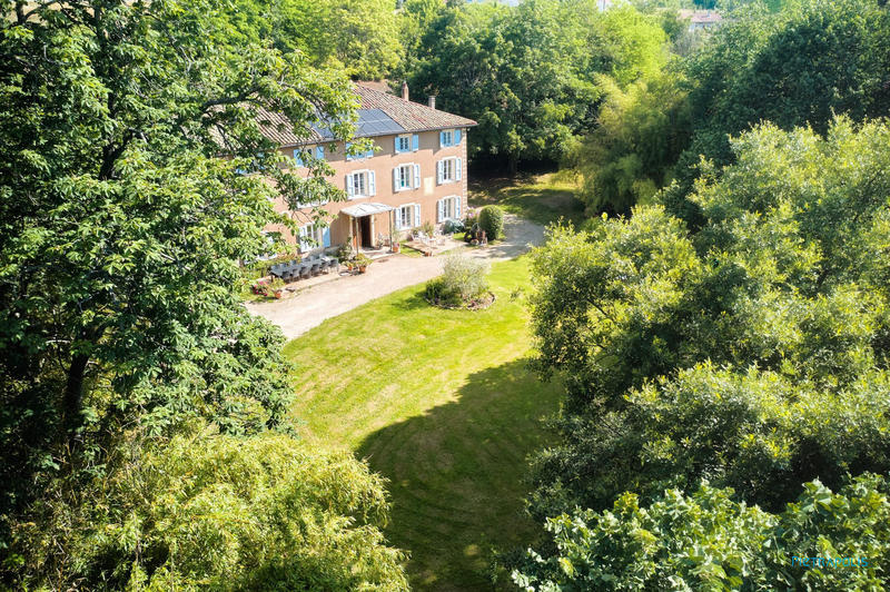 Maison ancienne - 300 m² - 13 pièces