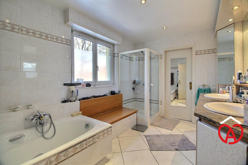 Appartement - 138 m² - 5 pièces