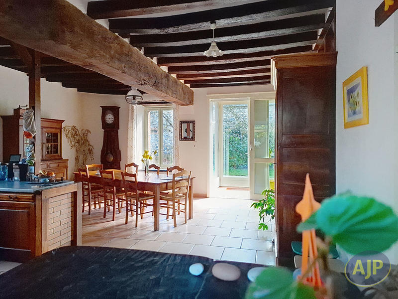 Maison - 170 m² - 8 pièces