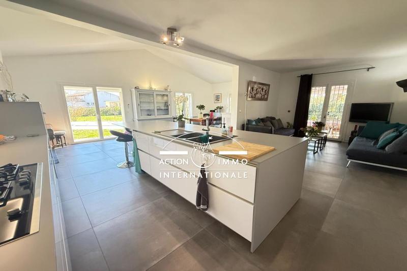 Propriété - 159 m² - 6 pièces