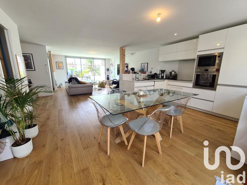 Maison - 99 m² - 5 pièces