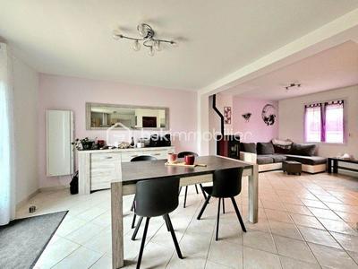 Maison traditionnelle - 92 m² - 4 pièces