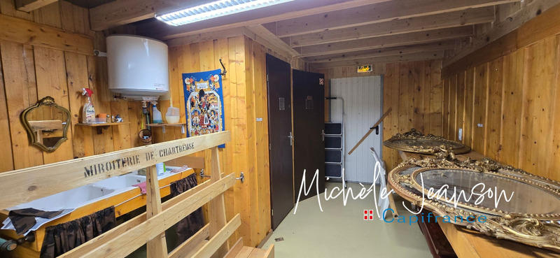 Local d'activité / Entrepôt - 213 m² - 3 pièces