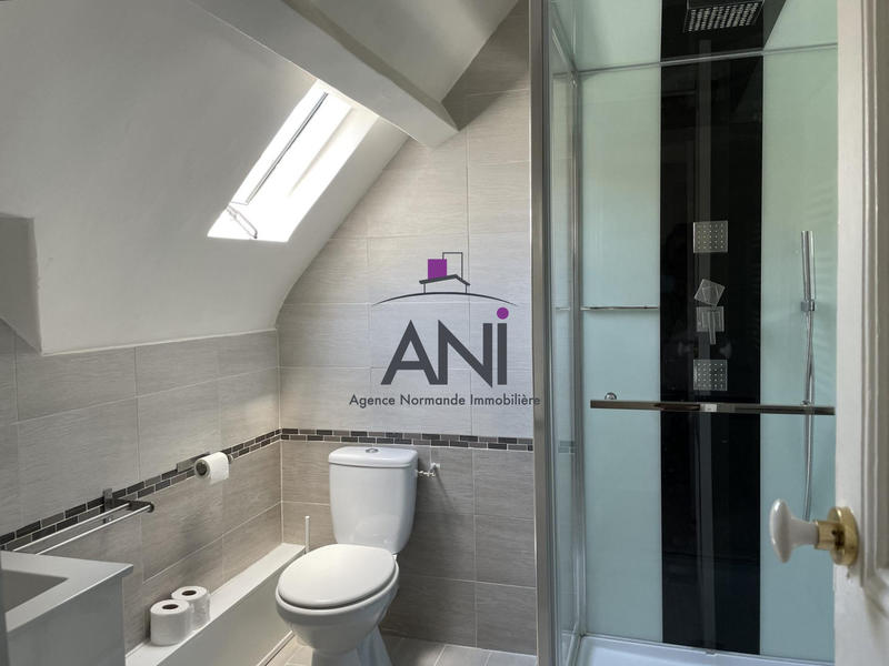 Maison - 303 m² - 12 pièces