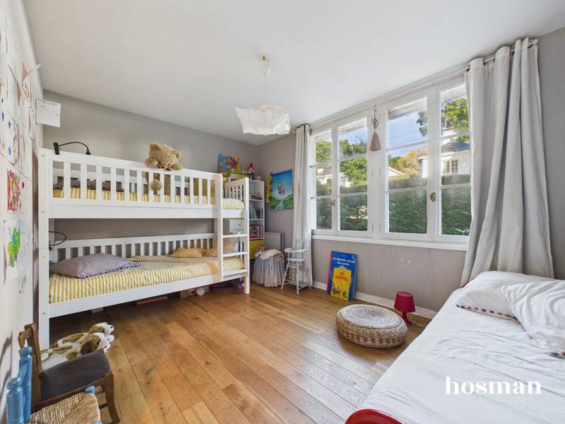 Maison - 166 m² - 8 pièces