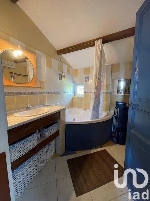 Maison - 202 m² - 7 pièces