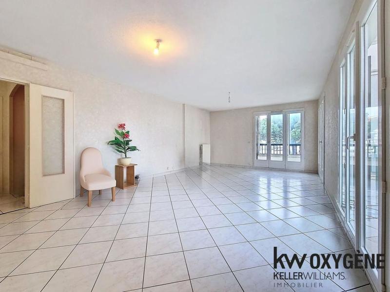 Appartement - 100 m² - 4 pièces