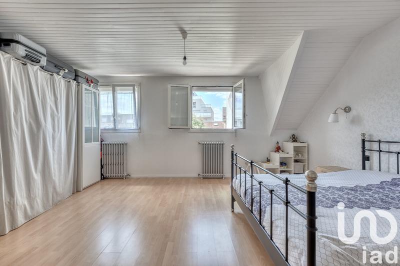 Maison - 210 m² - 8 pièces