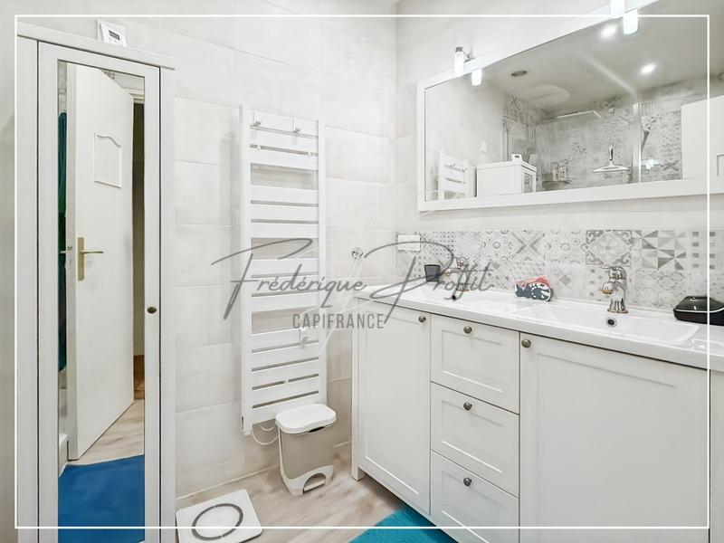 Demeure - 368 m² - 11 pièces