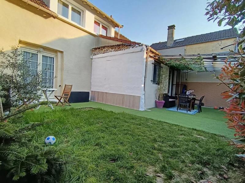 Maison - 200 m² - 8 pièces