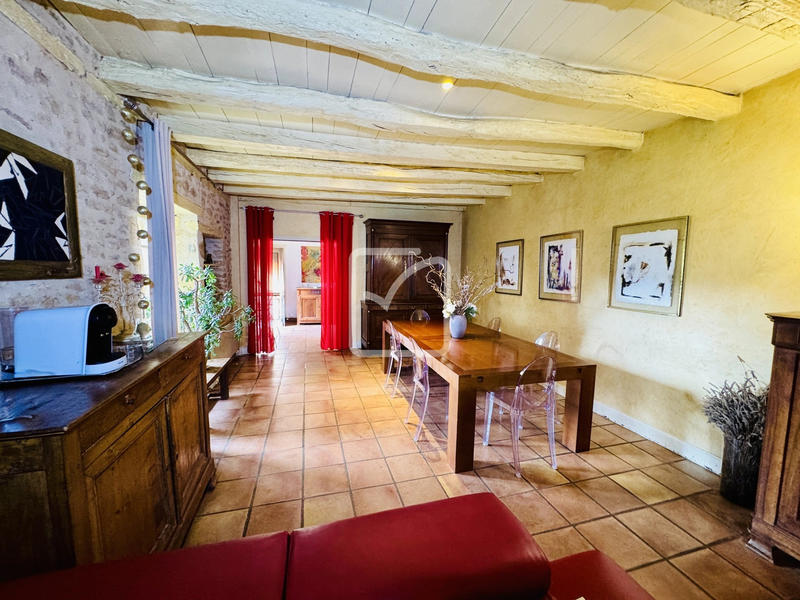 Maison - 276 m² - 8 pièces