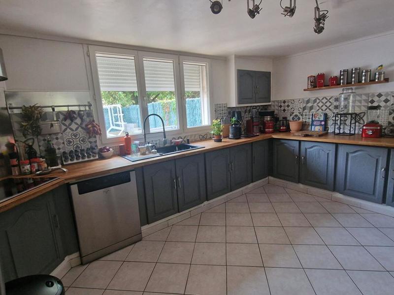 Maison - 410 m² - 6 pièces