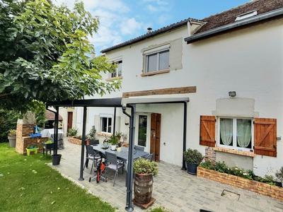 Maison - 163 m² - 7 pièces