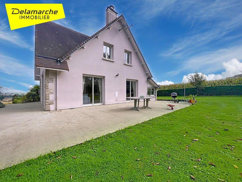 Maison - 220 m² - 8 pièces