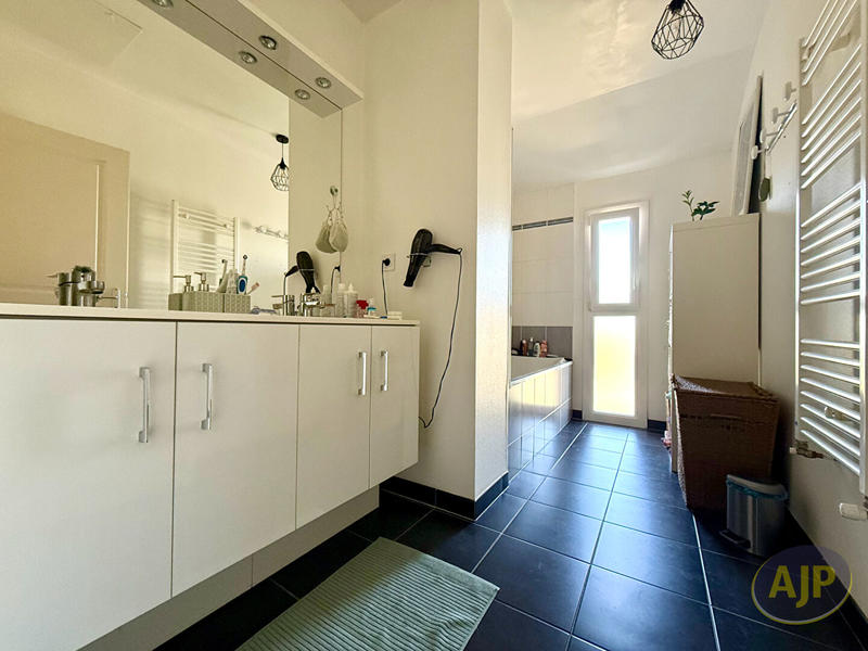 Maison - 82 m² - 4 pièces