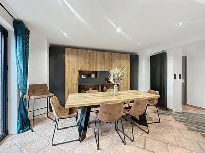 Maison - 210 m² - 5 pièces