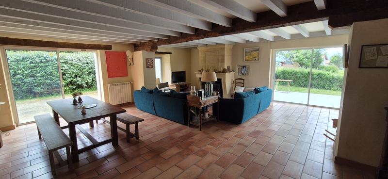 Maison - 248 m² - 8 pièces