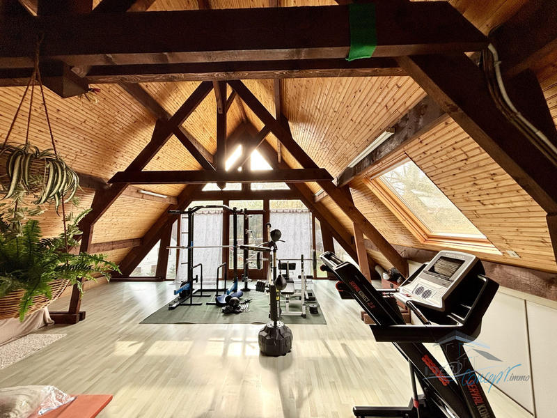 Maison - 252 m² - 8 pièces