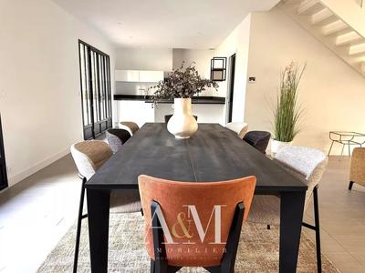 Maison - 156 m² - 6 pièces