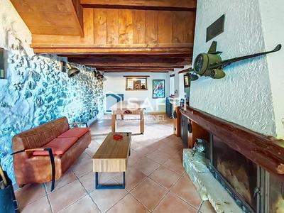 Maison - 177 m² - 7 pièces