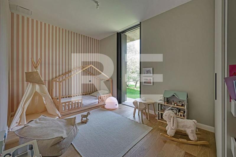 Villa - 240 m² - 6 pièces