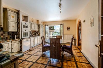 Demeure - 300 m² - 8 pièces