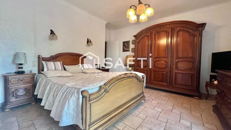 Maison - 187 m² - 9 pièces