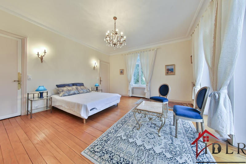 Château - 386 m² - 15 pièces