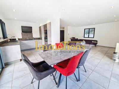 Maison - 115 m² - 6 pièces