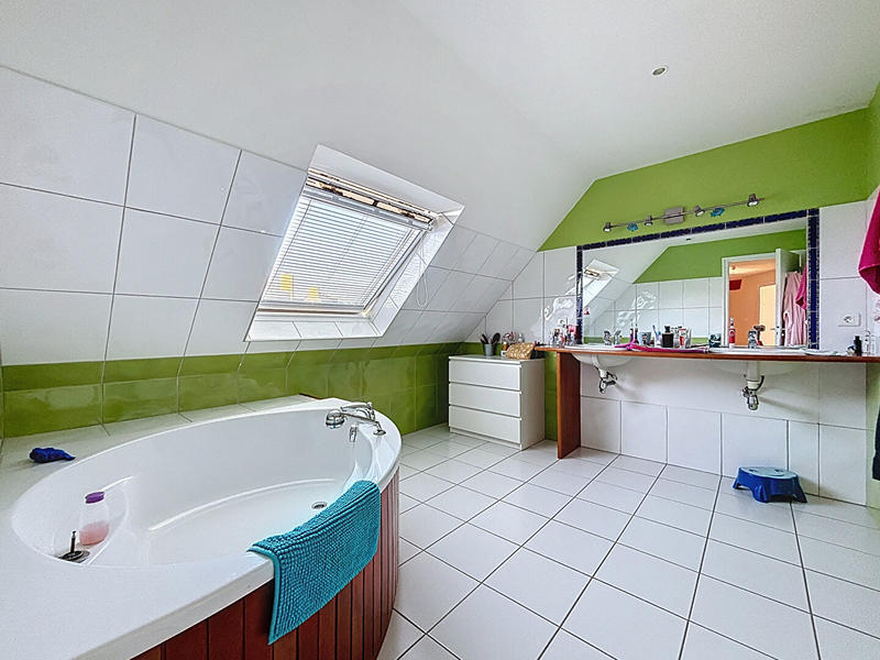 Maison - 175 m² - 8 pièces