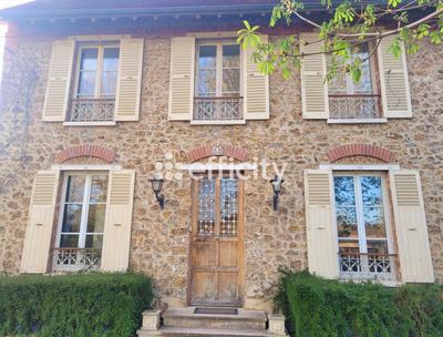 Maison en pierre - 137 m² - 7 pièces