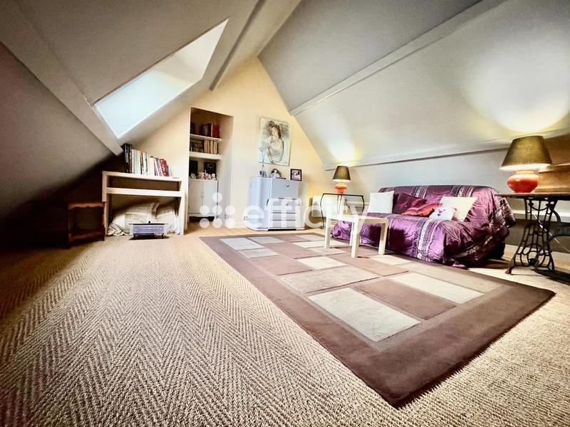 Maison - 205 m² - 7 pièces