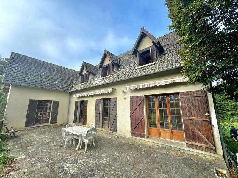 Maison - 217 m² - 7 pièces