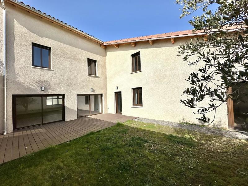 Propriété - 210 m² - 7 pièces