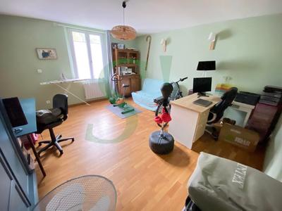 Maison - 150 m² - 7 pièces