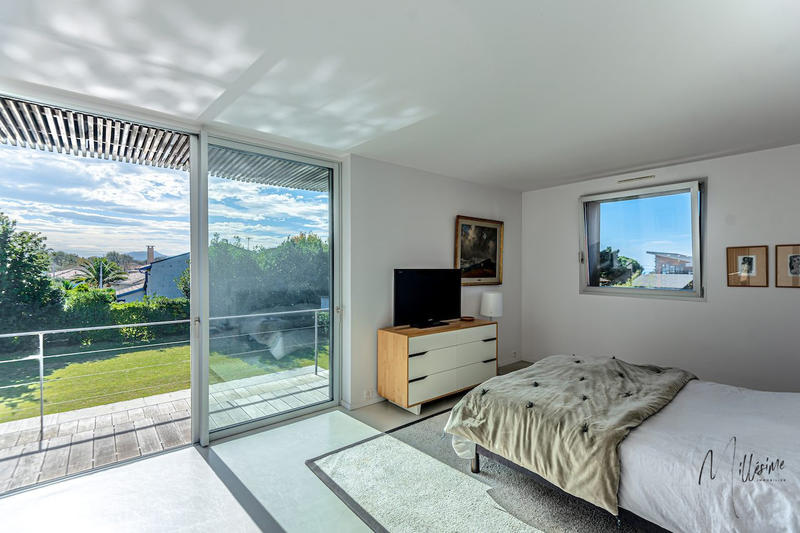 Maison - 290 m² - 6 pièces