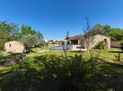 Propriété - 190 m² - 8 pièces