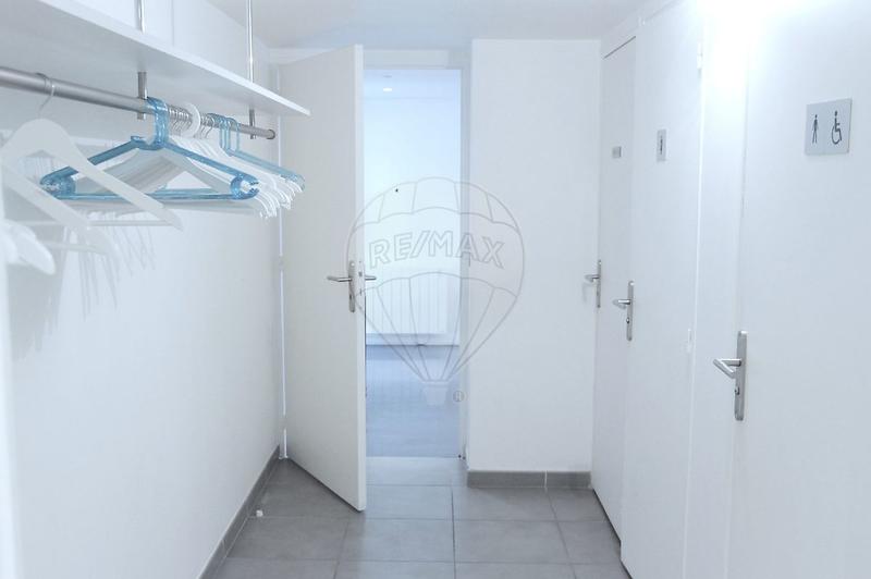 Entrepôt - 400 m² - 10 pièces