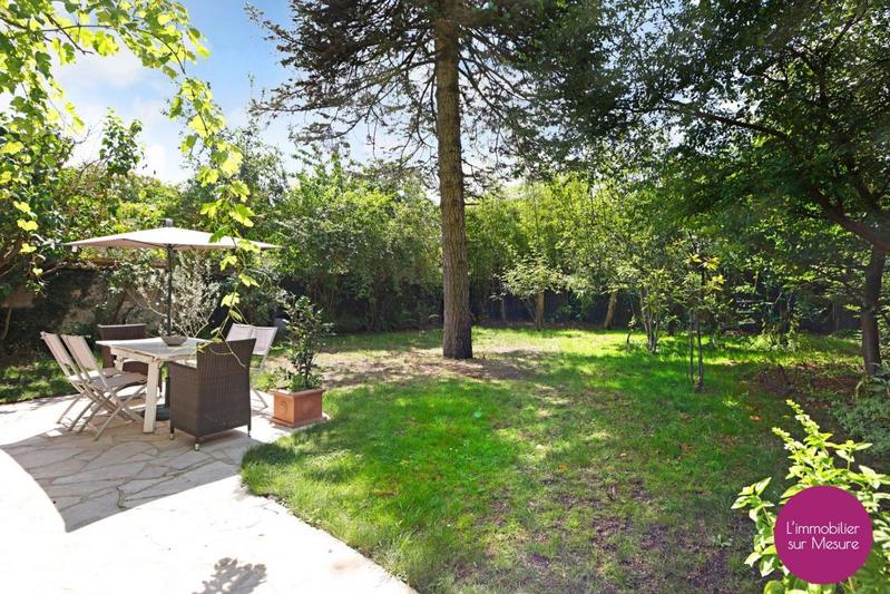 Maison - 250 m² - 7 pièces