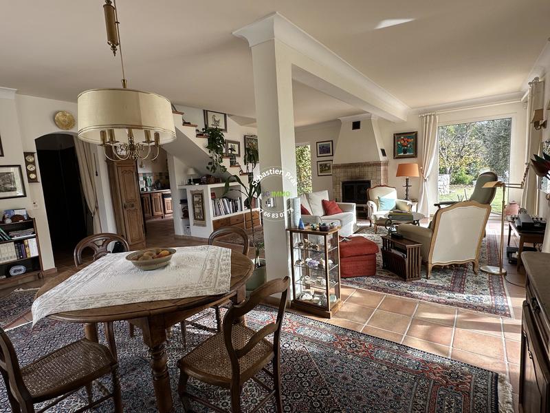 Villa - 208 m² - 7 pièces