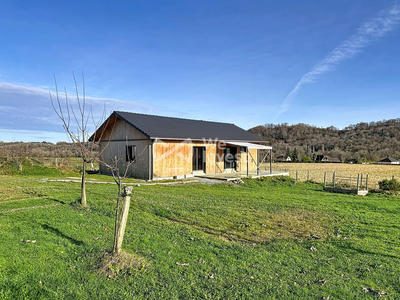 Maison - 96 m² - 4 pièces