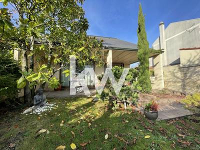 Maison d'architecte - 258 m² - 6 pièces