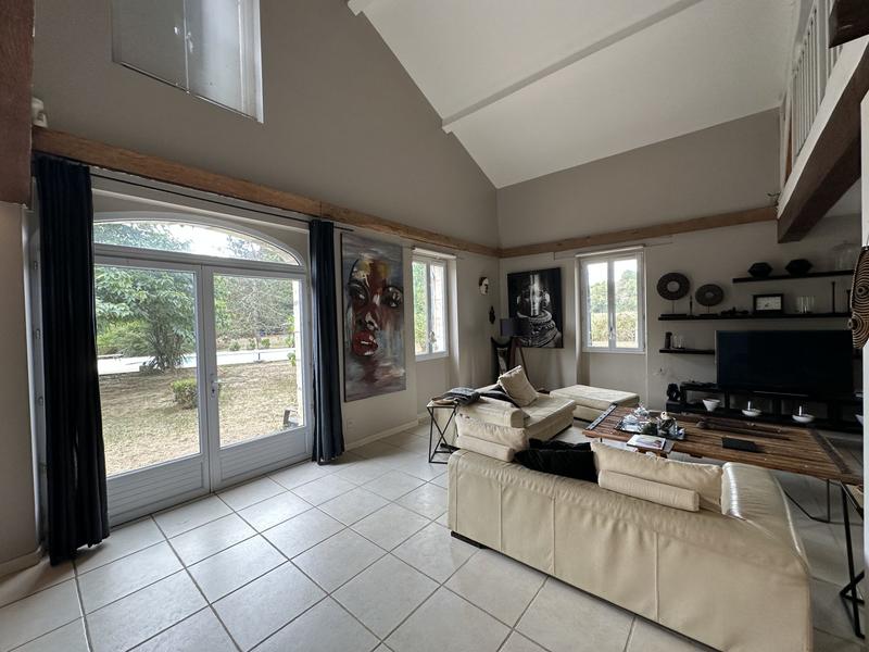 Bastide - 280 m² - 7 pièces