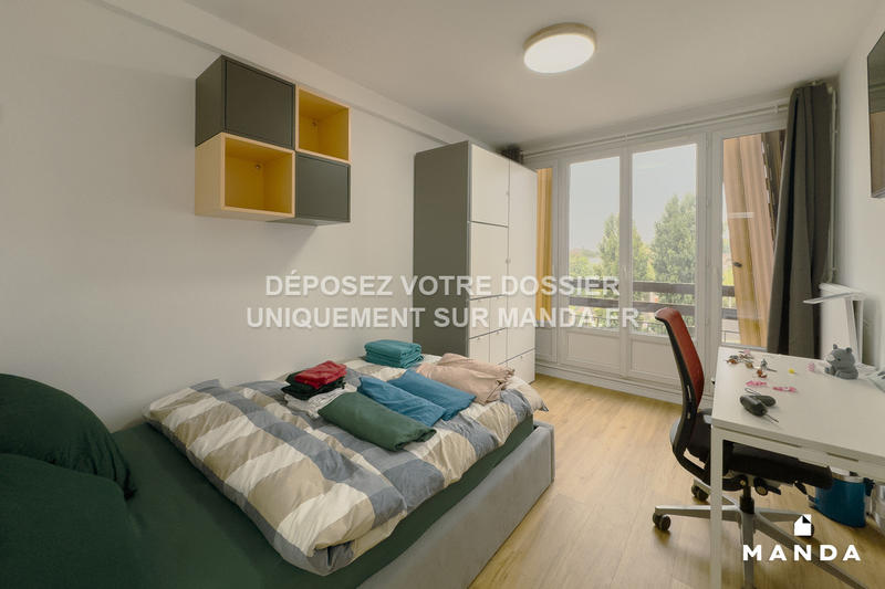 Chambre - 10 m² - 6 pièces